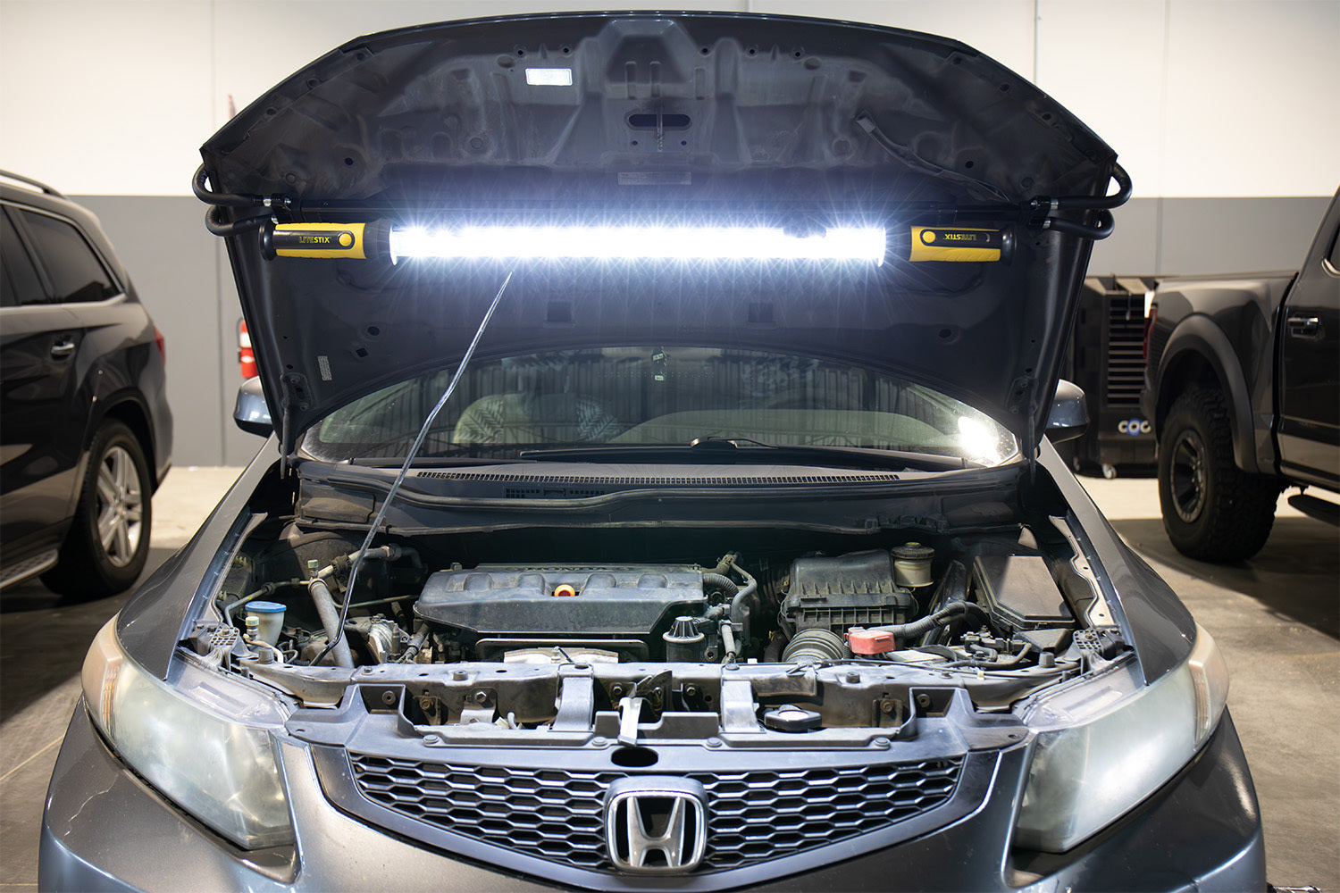 LiteStix LS36SMDX portable shop light designed for flexible automotive service lighting