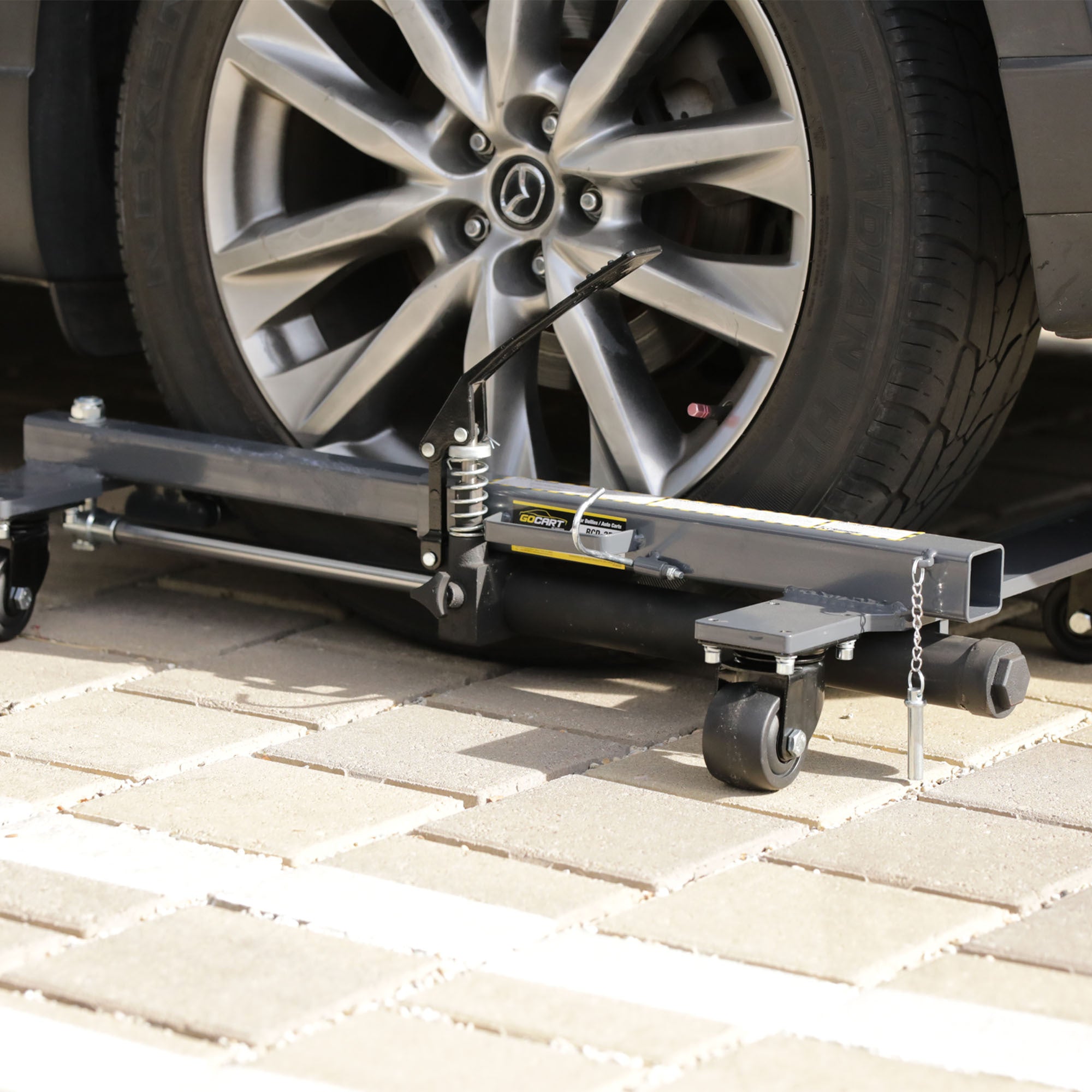 Ranger RCD-2500 car moving dollies for maneuvering vehicles in tight spaces