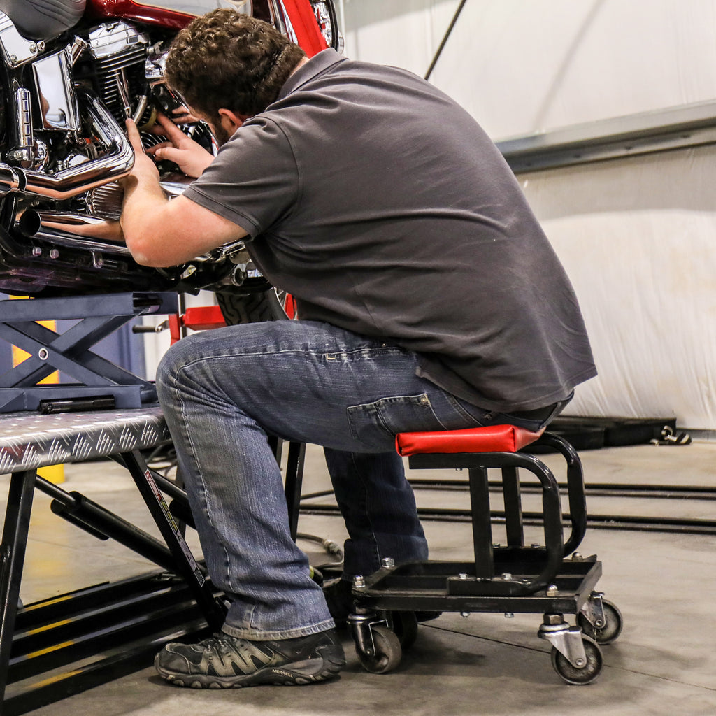 Ranger RST-1WS rolling work seat with heavy-duty casters and built-in tool tray